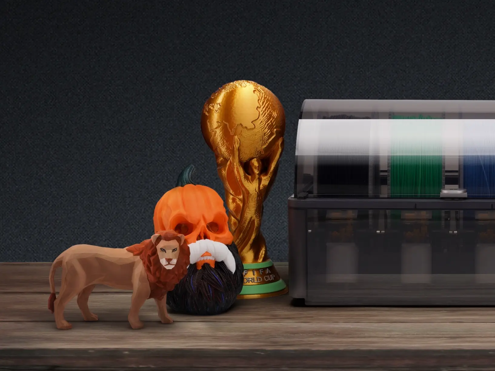 Bambu Lab AMS 2 Pro auf einem Tisch