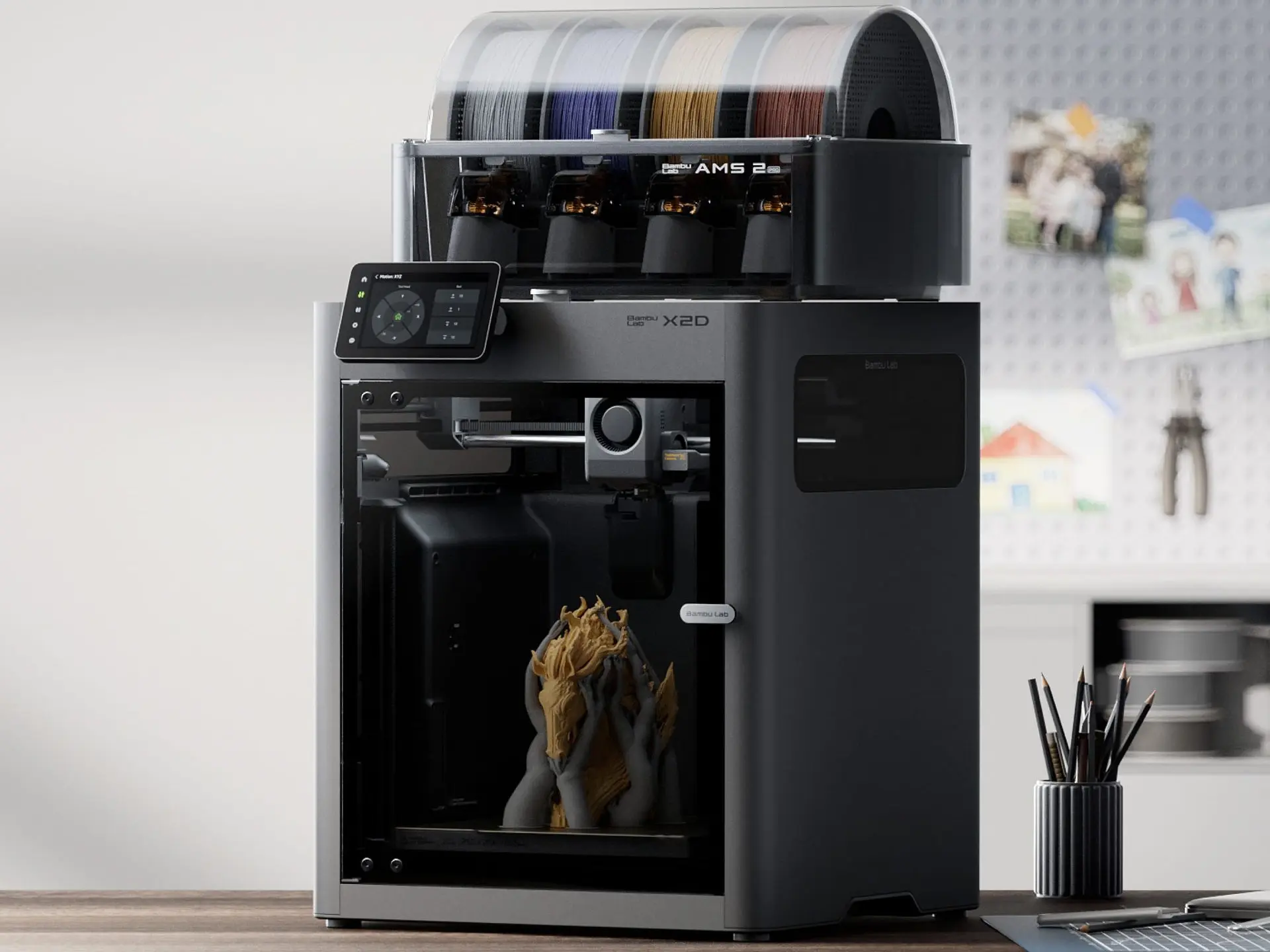 Der Bambu Lab X2D steht in einer Werkstatt
