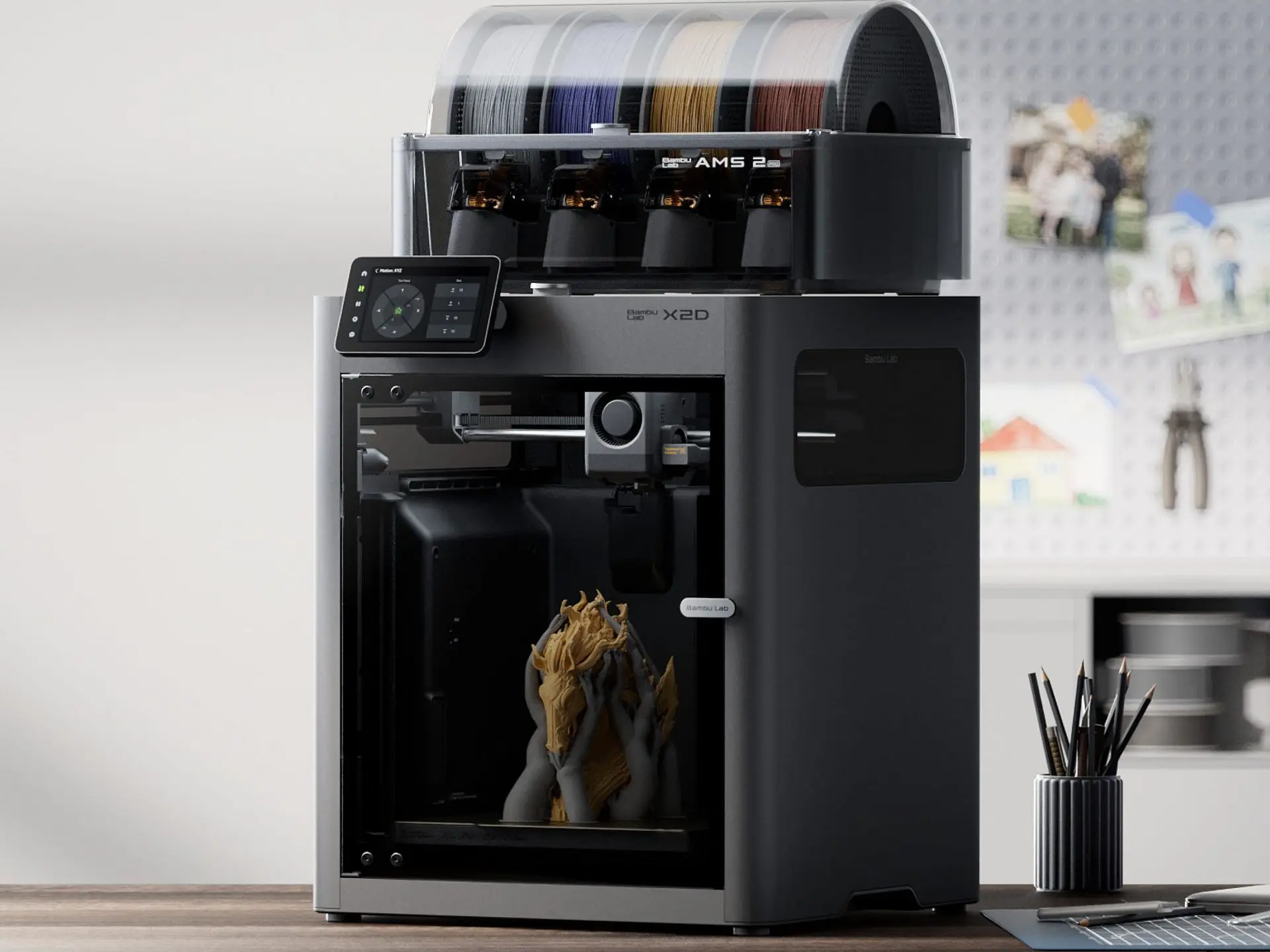 Bambu Lab X2D steht auf einem Tisch